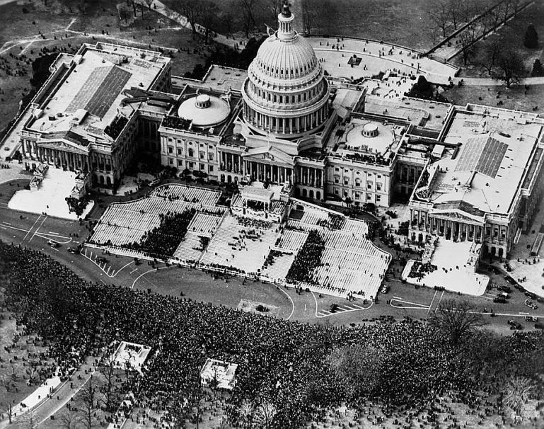 就任式が始まる前の連邦議会議事堂空撮写真