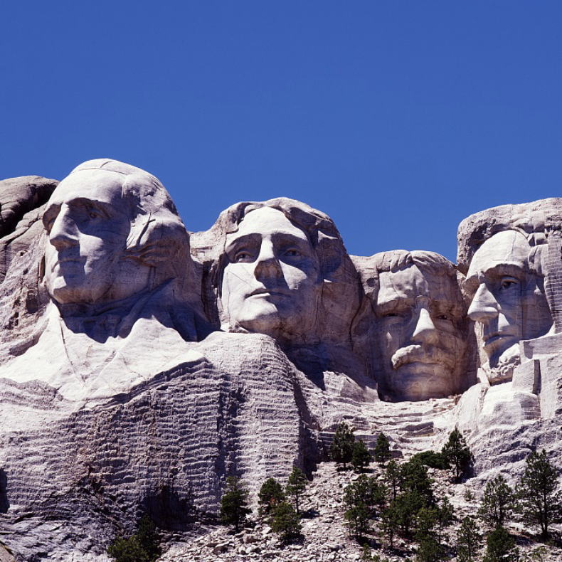 アメリカ大統領歴代の彫像