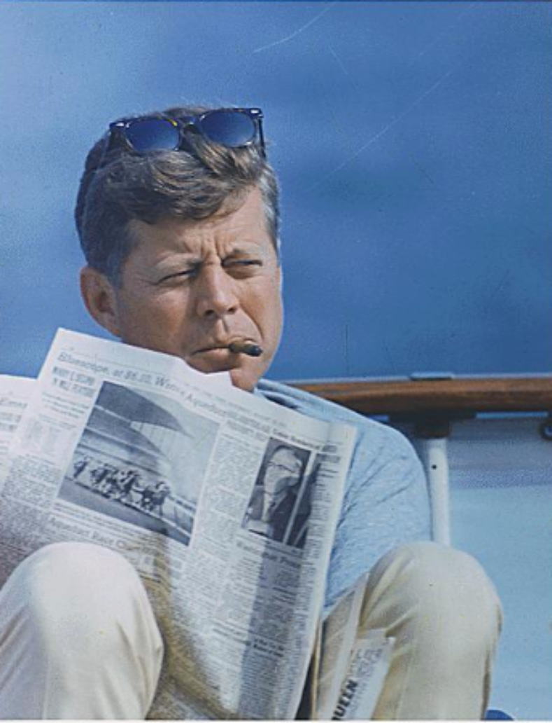 喫煙するケネディ大統領(1963年)