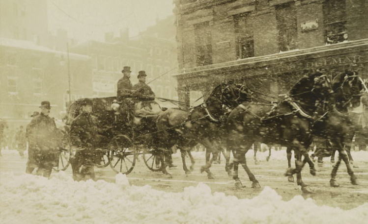 馬車で連邦議会議事堂に向かうタフトとルーズベルト(1909年)